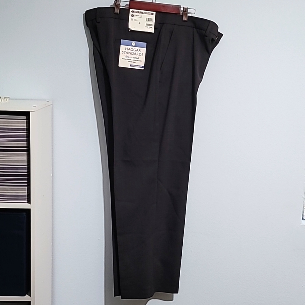 Haggar Clothing men's pants 40 x 29. NWT